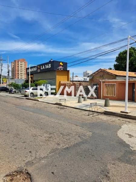 Se vende casa comercial en sector tierra negra