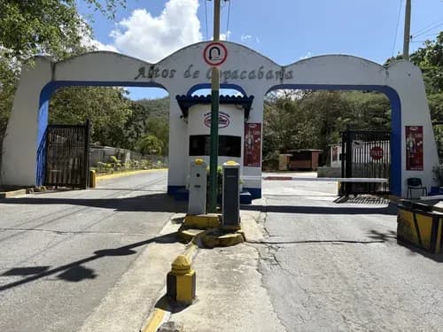 Se Vende Guarenas Altos De Copacabana