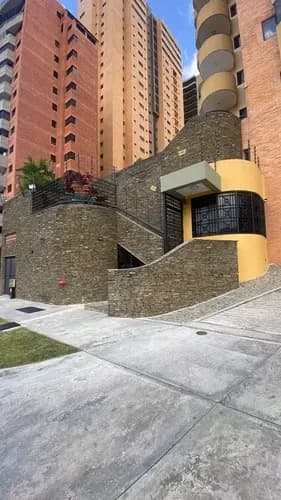 Ad, Apartamento Semi-amoblado En Venta Resd. Palladium Urb. Trigaleña (parte Alta)