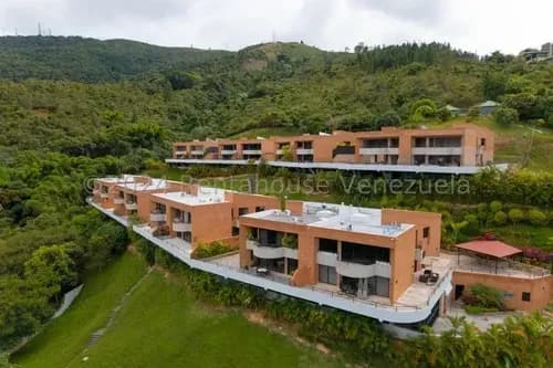Townhouse ( A Estrenar / 2 Niveles / Remodelado ) Venta La Trinidad ( Trinireal ) Mls - 23-26937