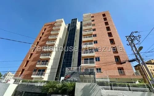 Venta De Apartamento A Estrenar En El Este De Barquisimeto Cercano A La Av. Lara, Con Planta Eléctrica, Y Tanque Subterraneo, Estacionamiento Techado / Edel Vargas Renta House