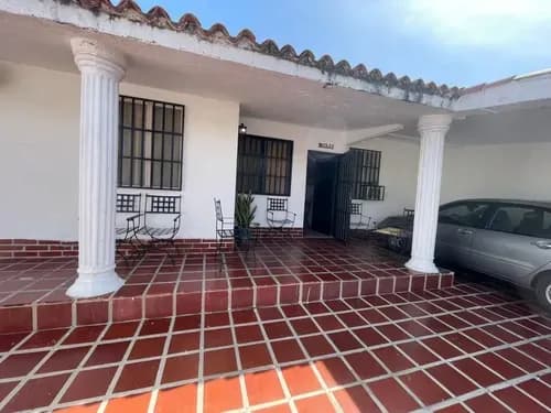 Casa En Paraparal Los Guayos En Venta Im 2181