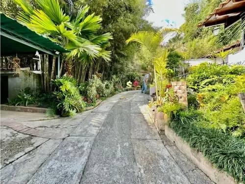 Se Vende Casa 460m2 4h+s/5b/5p Las Marias