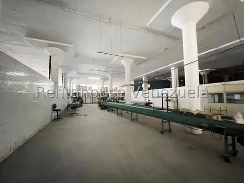 Edificio Industrial En Venta En La Yaguara Cda 24-16852 Yf