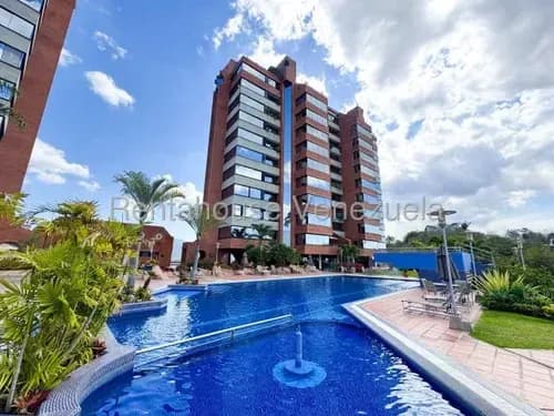 Amplio E Iluminado Apartamento En Venta En Lomas De San Roman. Yr2617037