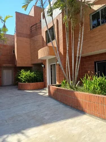 Grey Zuloaga De Inzitu Realtors Vende Townhouse En Naguanagua Mañongo Residencias Villa Amalfi