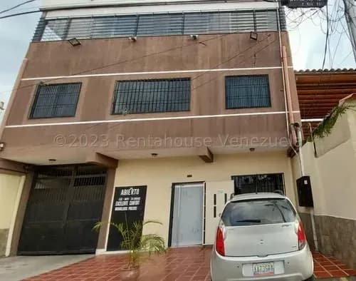 Maritza Lucena Vende Edificio Multipropósito En Centro De Barquisimeto, Cód. 23-14106, Amoblado, Tanque Subterráneo, Funciona Como Hotel.