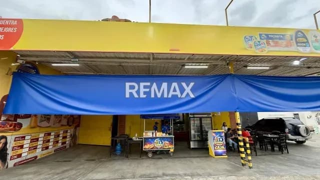 Casa comercial operativa, en el paraíso