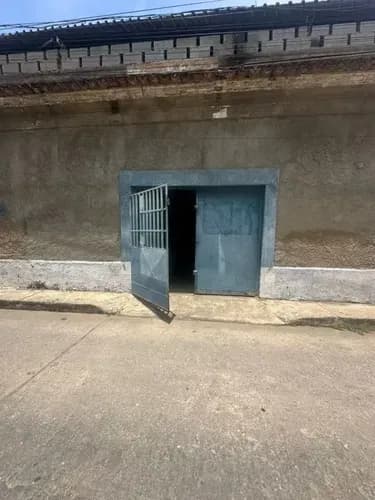 Johana Lazaro Vende Galpon De 370m2 Totalmente Cerrado En Puerto Cabello **clientes Directos**