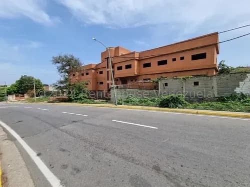 Y.a / Edificio En Venta - La Guaira Urbanización Weekend / Mls #25-525