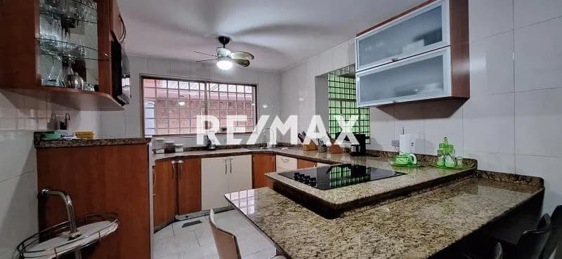 CASA EN VENTA EN PREBO DOS NIVELES CON POTENCIAL COMERCIAL AV PRINCIPAL