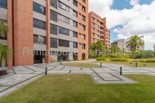 Exclusivo Ph De Tres Niveles A Credito En Colinas De Valle Arriba!!! 657 M2, Con Ascensor Privado, Terraza Descubierta, Planta Electrica Y Pozo. Ven A Disfrutarlo!!! Contactame Katiuska Quevedo!!!!