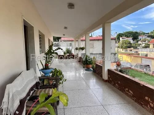 / Maria Elena Oropeza/ Vende Muy Negociable / Esplendida Casaquinta 621 M2/a Remodelar /zona Mas Privilegiada Y Exclusiva De La Ciudad / Terraza Con Vista Panorámica Espectacular/este, Lara#26-19366/