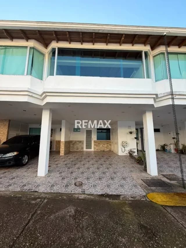 Casa en venta en la Castellana en Terrazas del Sol II