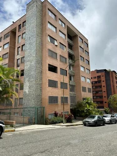 Venta Apartamento Muy Bien Cuidado Y Mantenido Piso Bajo Maletero Y 2 Puestos De Estacionameinto