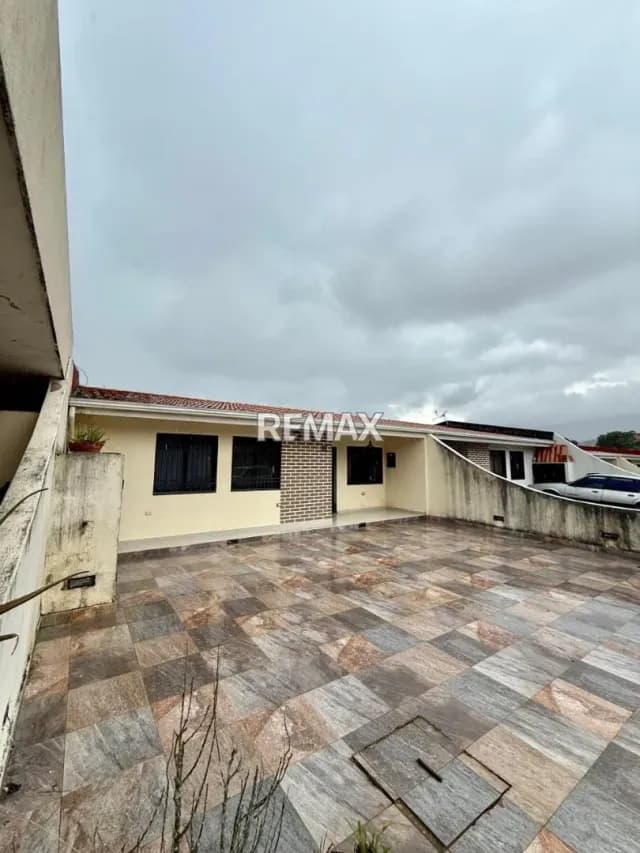 CASA EN VENTA EN TUCAPE URB BICENTENARIO