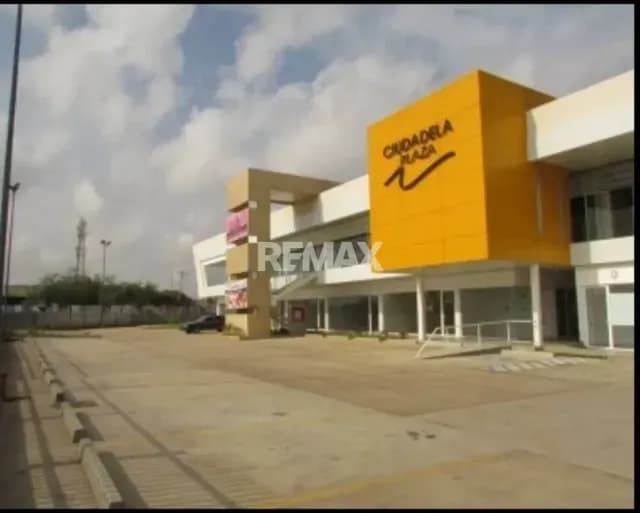 CONSULTORIO EN ALQUILER EN ZONA NORTE, C.C. CIUDAD DE LA PLAZA