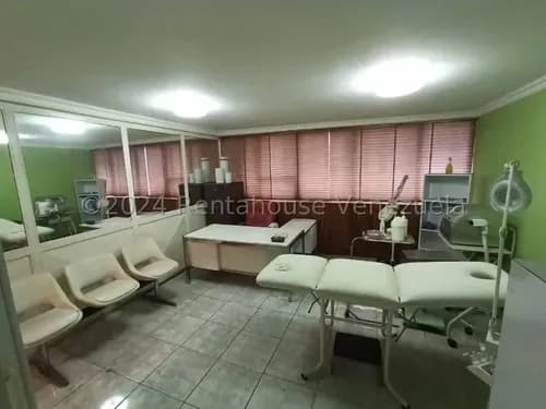Oficina En Venta, Parroquia Altagracia #24-16519