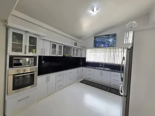 Yr En Alquiler Casa Urb. El Trigal Planta 100% Remodelada