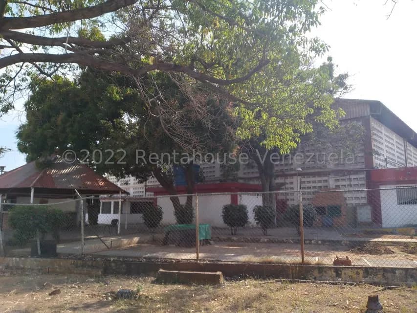 Comercial (Galpon - Deposito) en Venta en Zona Industrial Sur, Zulia
