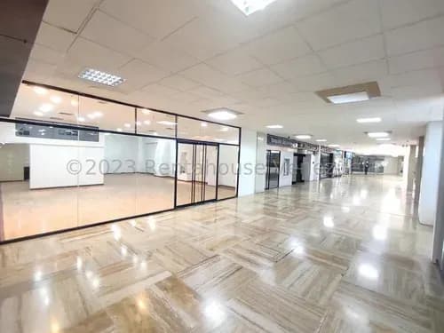 Sm Local Comercial En Venta En Prados Del Este 24-8499 Yf