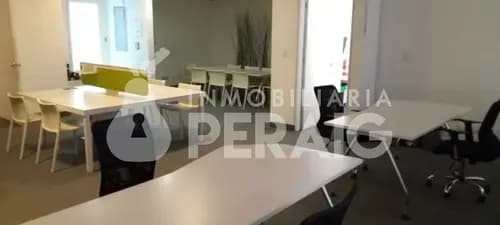 Oficina En Alquiler En Los Palos Grandes / Centro Plaza / 217m2 / (ff)