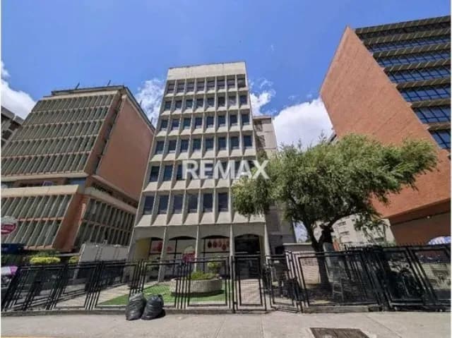 Alquilo Oficina en El Rosal, 250mts