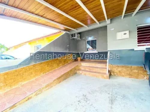 Rentahouse Lara Vende Linda Casa Con Clima De Montaña En Cabudare; Urbanismo Privado Con 3 Hab, 2 Baños, Cocina Moderna, Área De Lavado Y Patio. ¡el Hogar De Tus Sueños Te Espera!