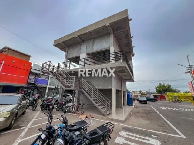 Alquiler de local comercial en piso 1 en cc Ciudad de Progreso, el Nino