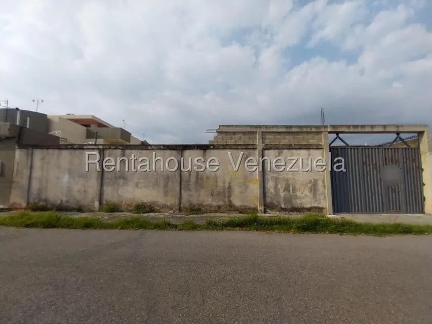 Terreno (Residencial) en Venta en Tiuna, Aragua
