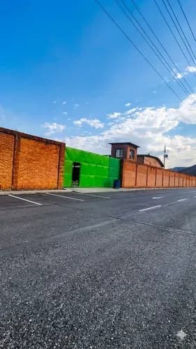 Alquilo Galpón Pegado La Autopista Perfecta Para Tu Logística O Almacenamiento , Este Galpón Situado En La Av. Principal De La Variante San Diego - Guacara Es La Solución. Ubicado Estratégicamente