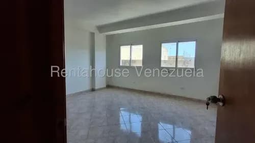 Emg Vende Apartamento En Obra Blanca En Calle Arismendi .- Centro De Porlamar, Isla De Margarita