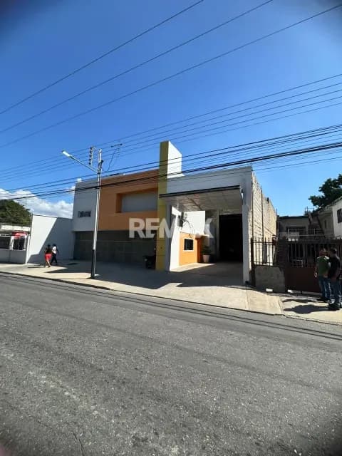 EN VENTA GALPÓN