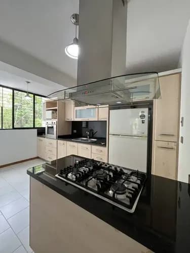 En Venta Apartamento 107m2 Ubicado En Recidencias Bosque Plaza, El Bosque, Planta 50%. A1. Solo Clientes