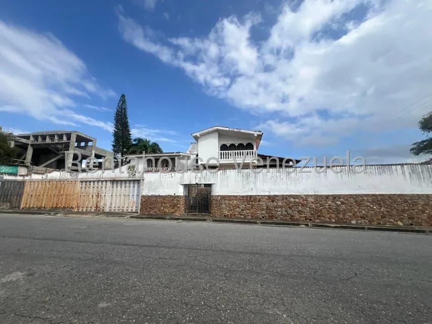 Casa (Multipes Niveles) en Venta en Santa Elena, Lara