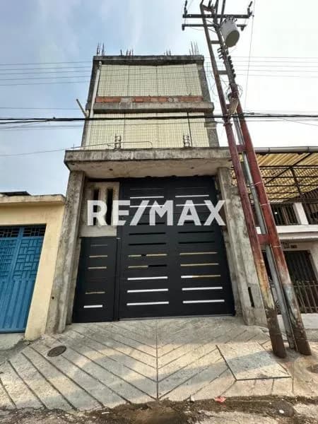 Edificio Comercial Pueblo nuevo Barrio el paraíso la Popita