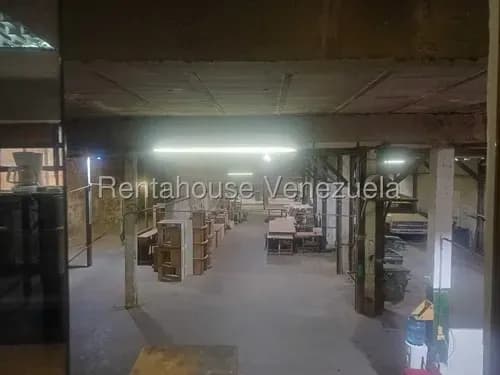 Galpón O Local Alquiler En Catia (angy Mota)