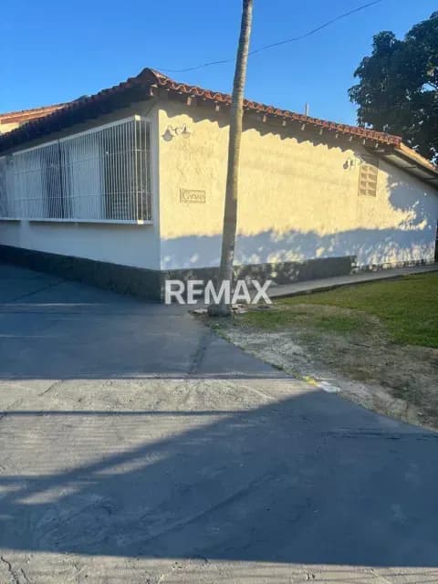 Venta de Hermosa Casa de Campo, Urb. el Jobo Rio Chico, Municipio Páez Venezuela