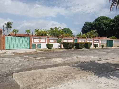 Se Venden Dos Casas Una Al Lado De La Otra En Ciudad Balneario Higuerote