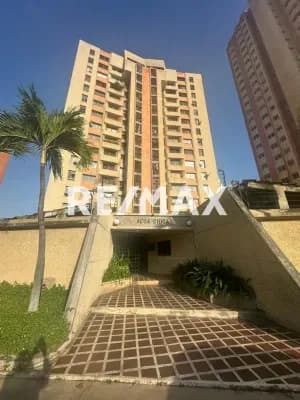 ALQUILA APARTAMENTO EDIF. AGUA CHICA