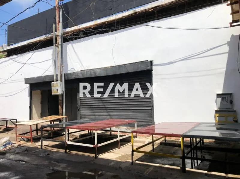 VENDE LOCAL EN EL CENTRO