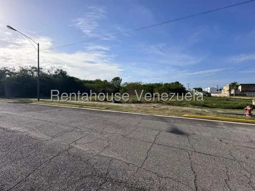 Terreno (Residencial) en Venta en Puerto Encantado, Miranda