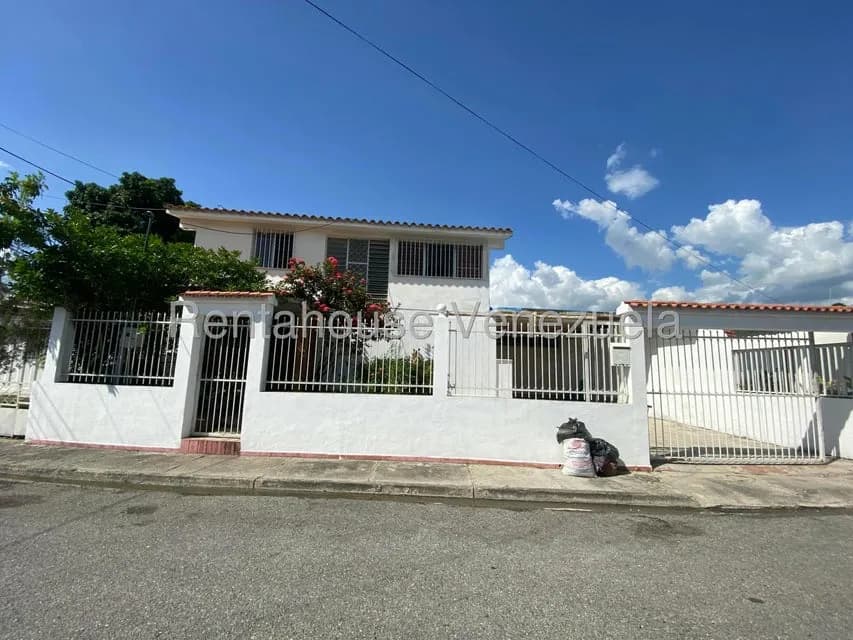 Casa (Duplex) en Alquiler en Fundacion Mendoza, Aragua