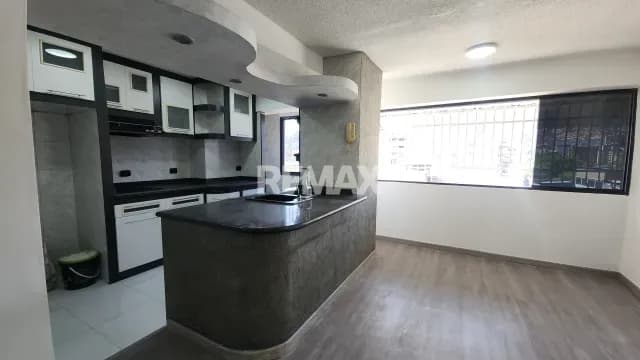 Hermoso apartamento, recién remodelado, ubicado en Quinta Crespo