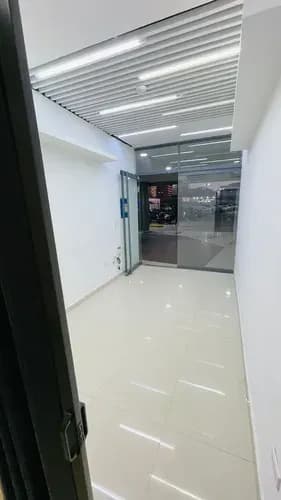 Bajo A 200 Más Condominio Local En Alquiler Naguanagua C.c. Mañongo 13mts2 Aire Acondicionado 1 Baño Puertas De Vidrio De Seguridad Ideal Para Todo Tipo De Negocio. An
