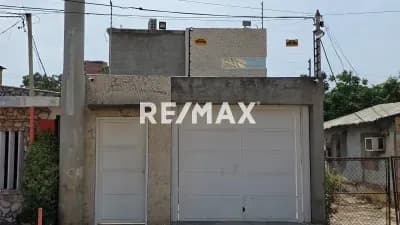 TOWNHOUSE EN ZONA ESTE MODERNO