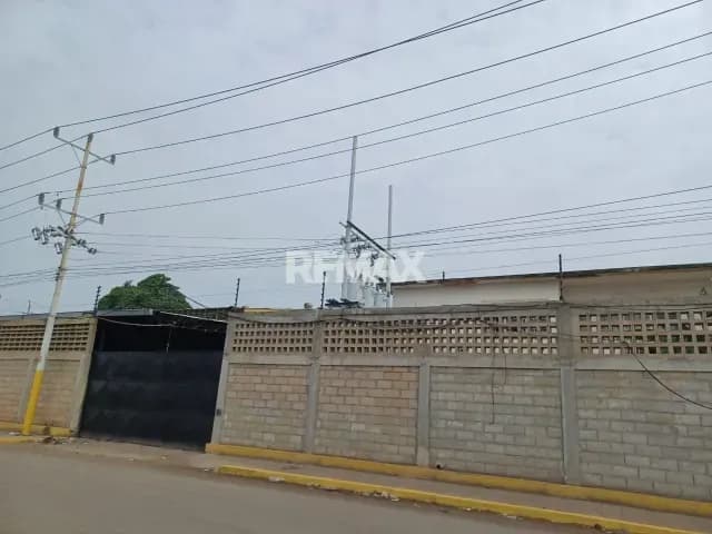 Galpón en Alquiler en sector Arismendi. Por el estacionamiento del estado zulia