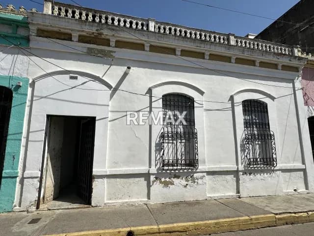 Amplia Casa En Venta En San Blas