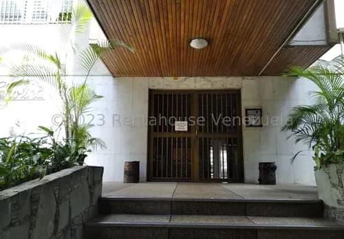 Tranquilidad Y Confort: Apartamento Remodelado En La Urbina. Caracas 11512