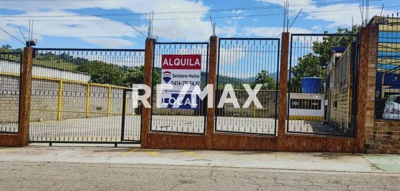 Local Comercial en la Av Cuatricentenaria